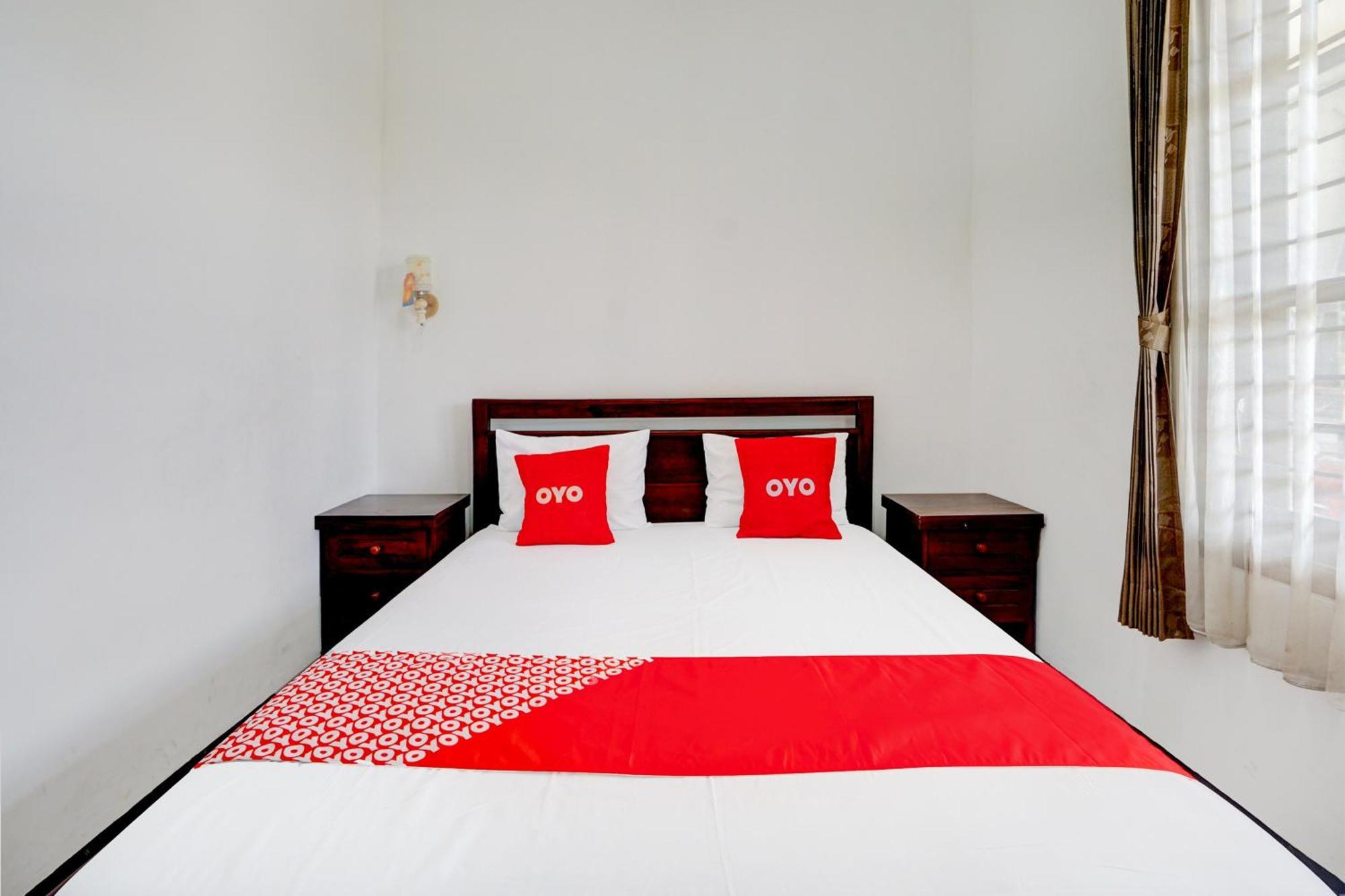 Oyo Life 93083 Nova Jaya 3 Homestay Syariah Lamongan Экстерьер фото