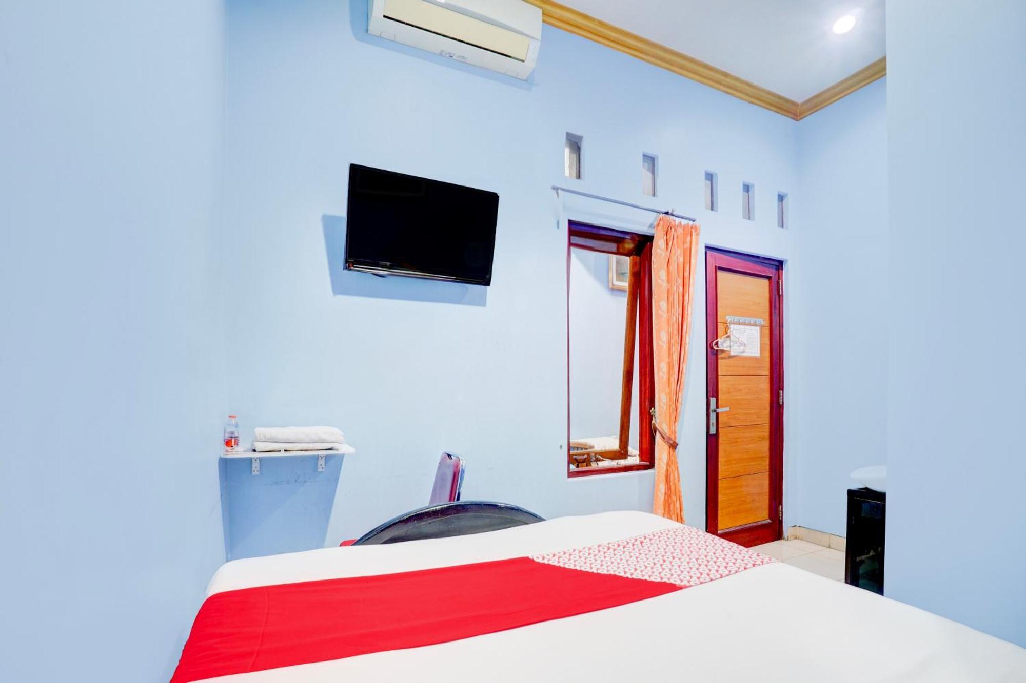 Oyo Life 93083 Nova Jaya 3 Homestay Syariah Lamongan Экстерьер фото