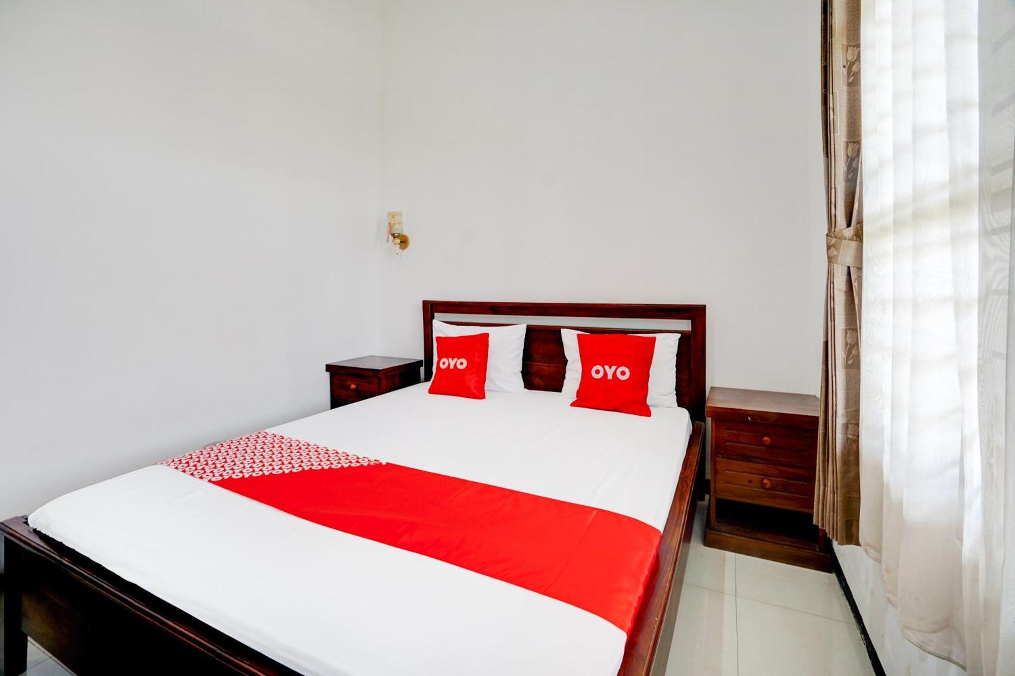 Oyo Life 93083 Nova Jaya 3 Homestay Syariah Lamongan Экстерьер фото